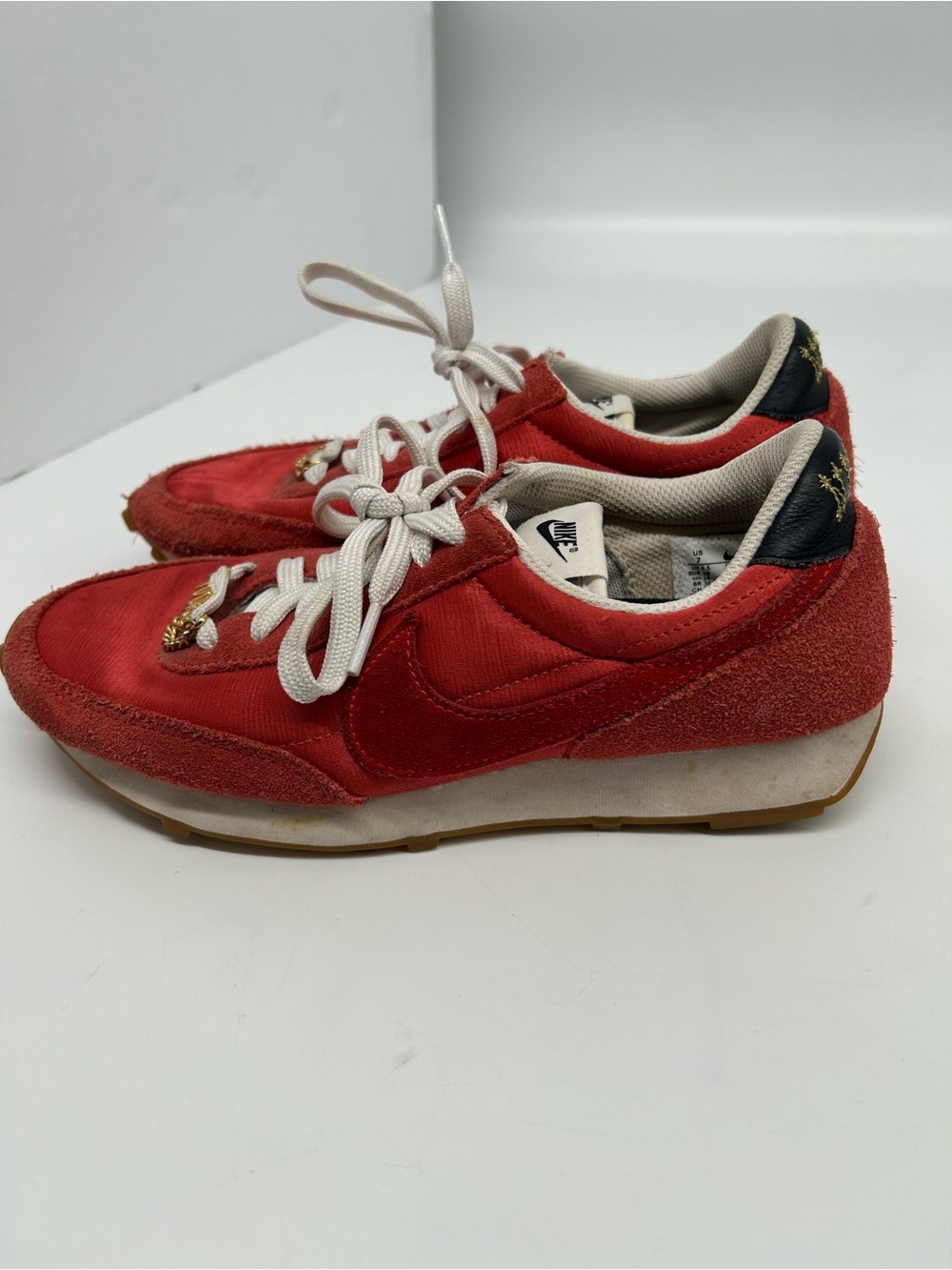 Nike Women’s Day Break Martian Sunrise Red Suede & Nylon Retro Runner Sneakers 7